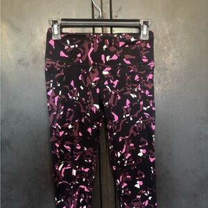 Sweaty Betty Black and Pink Patterned Capri Leggings
